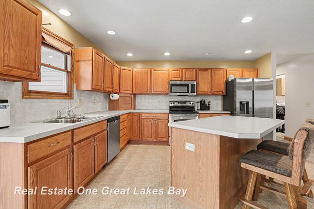 405 Swanson Road, Saginaw, MI 48609