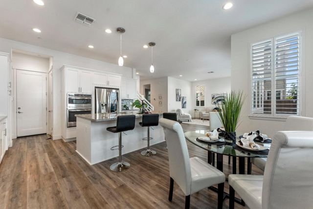 8459 Peninsula Way, Newark, CA 94560