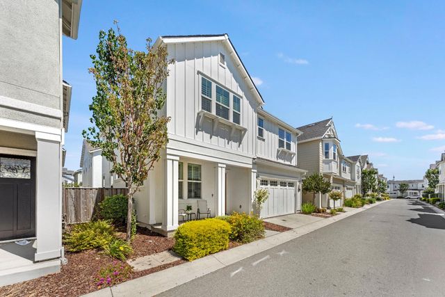 8459 Peninsula Way, Newark, CA 94560