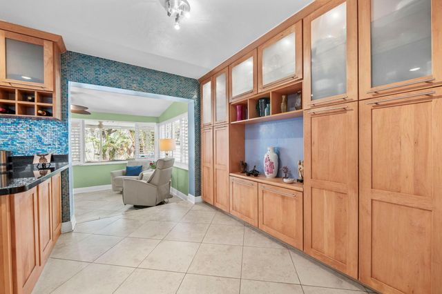 1815 N Victoria Park Road, Fort Lauderdale, FL 33305