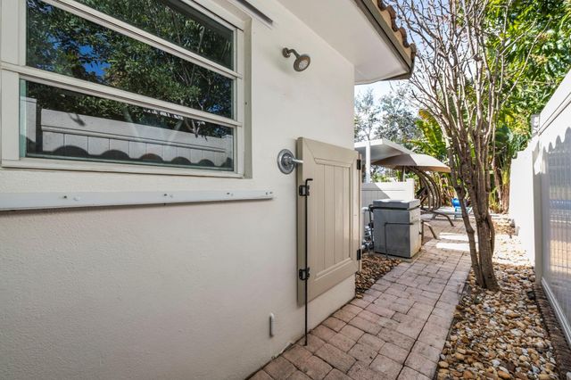 1815 N Victoria Park Road, Fort Lauderdale, FL 33305