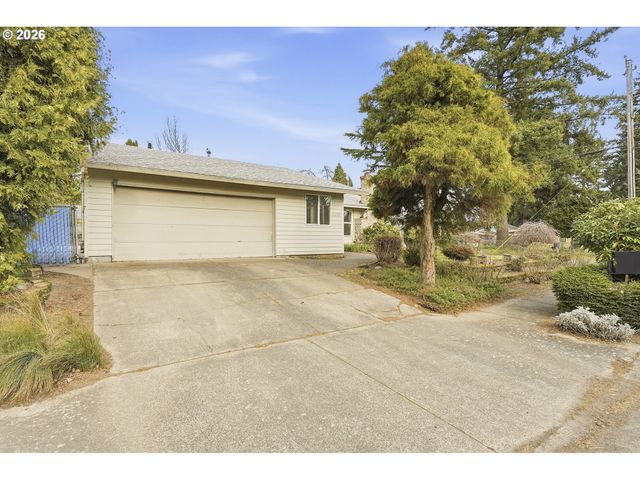 15893 Ne HOLLADAY St, Portland, OR 97230