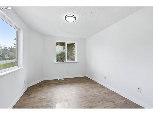 15893 Ne HOLLADAY St, Portland, OR 97230