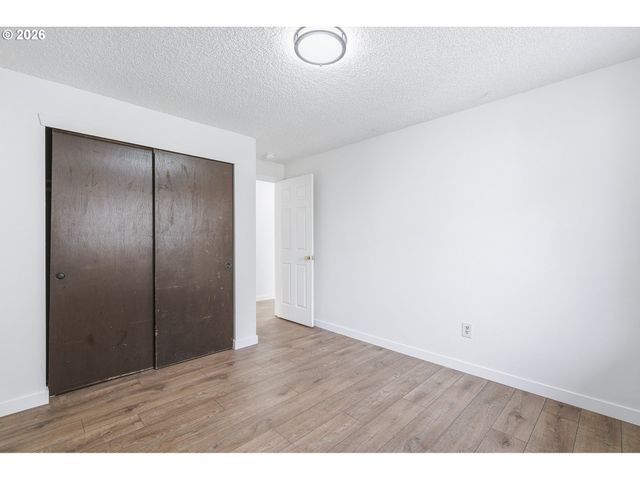 15893 Ne HOLLADAY St, Portland, OR 97230