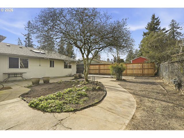 15893 Ne HOLLADAY St, Portland, OR 97230