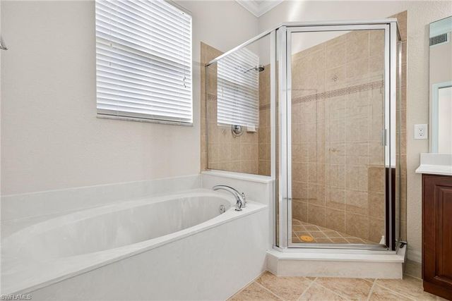 9832 Cristalino View WAY # 104, Fort Myers, FL 33908