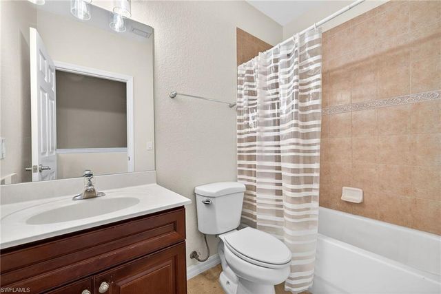 9832 Cristalino View WAY # 104, Fort Myers, FL 33908