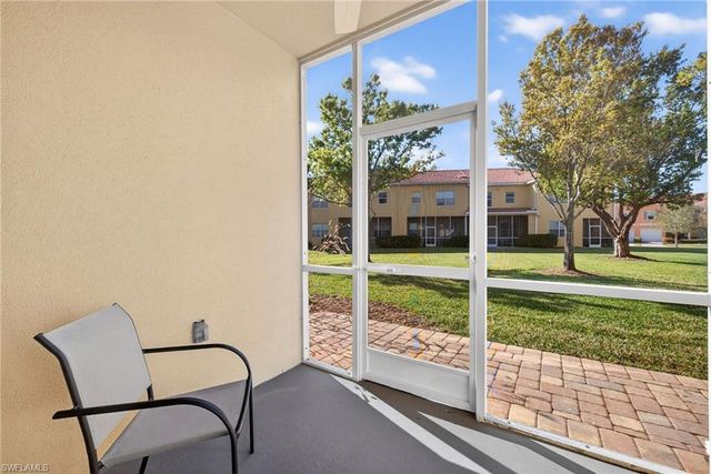 9832 Cristalino View WAY # 104, Fort Myers, FL 33908