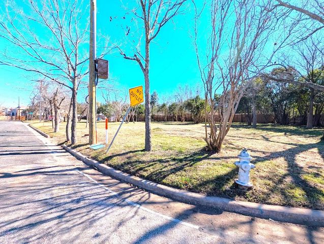 401 Oak PLZ, Austin, TX 78753