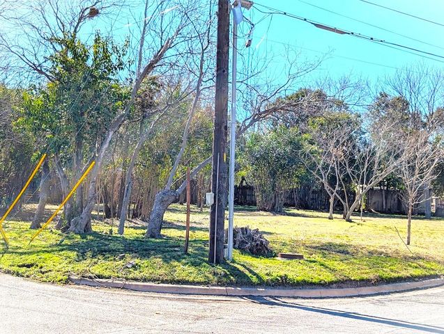 401 Oak PLZ, Austin, TX 78753