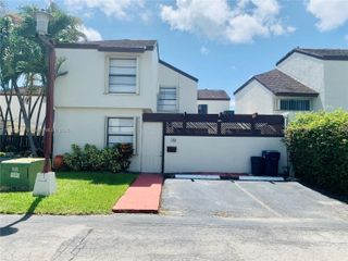 487 NW 98th Ct 487, Miami, FL 33172
