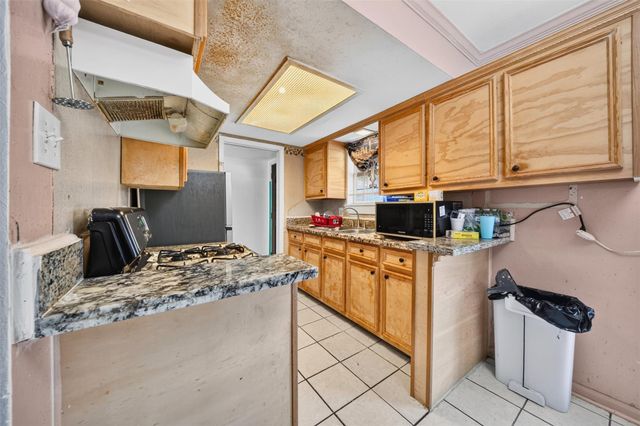 1514 Hidden Valley Drive, Houston, TX 77088