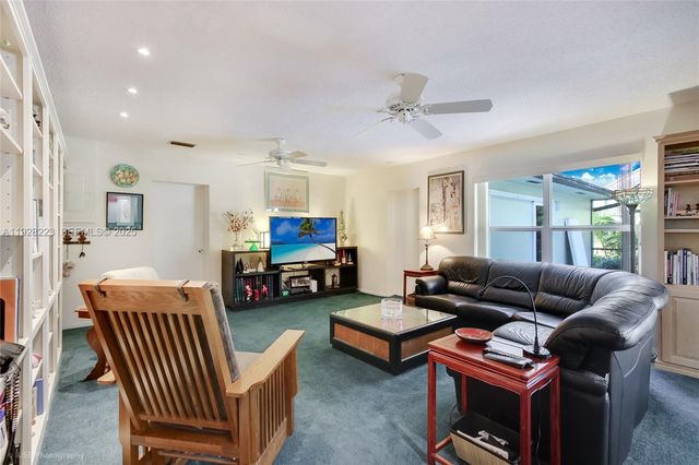 7201 NW 7th Ct, Plantation, FL 33317