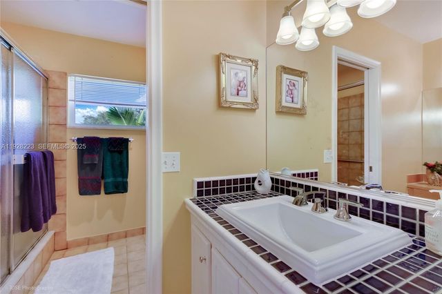 7201 NW 7th Ct, Plantation, FL 33317