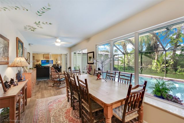 7201 NW 7th Ct, Plantation, FL 33317