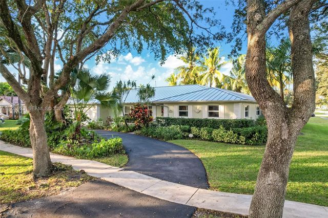 7201 NW 7th Ct, Plantation, FL 33317