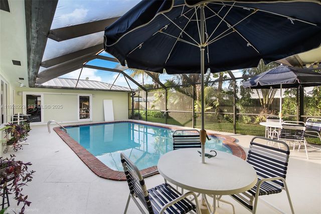 7201 NW 7th Ct, Plantation, FL 33317