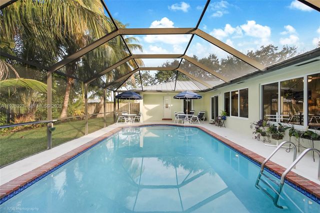 7201 NW 7th Ct, Plantation, FL 33317