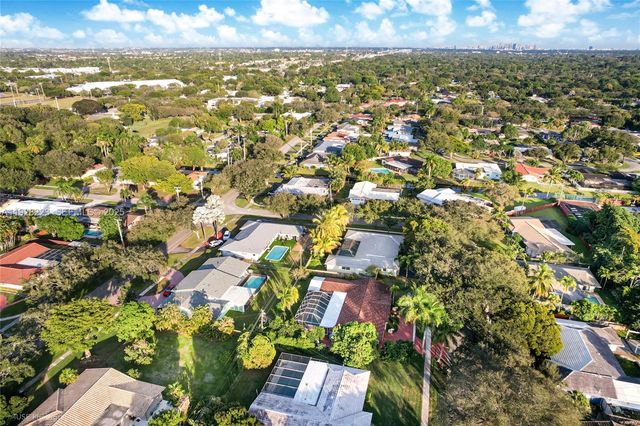 7201 NW 7th Ct, Plantation, FL 33317