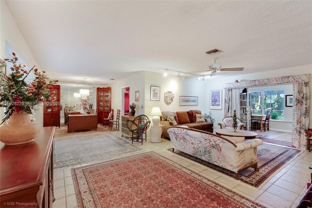 7201 NW 7th Ct, Plantation, FL 33317