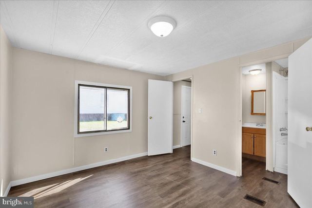 206 MEMORY LN, Hamburg, PA 19526