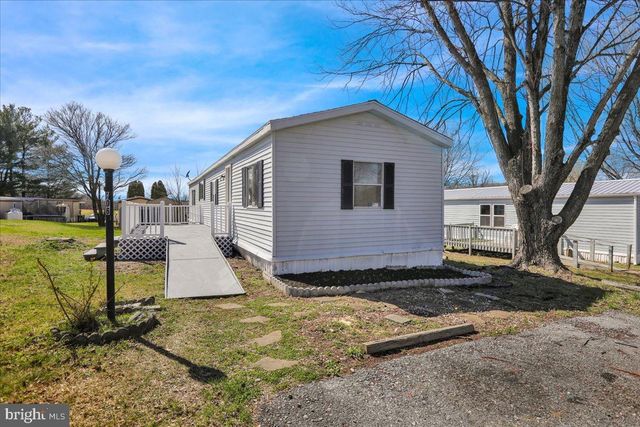 206 MEMORY LN, Hamburg, PA 19526