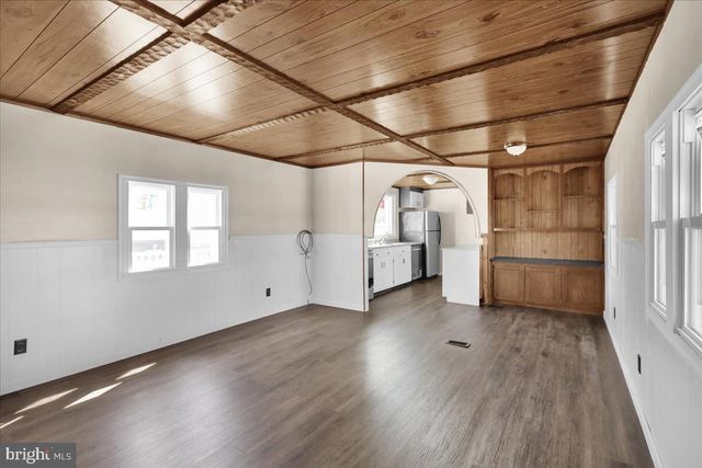 206 MEMORY LN, Hamburg, PA 19526