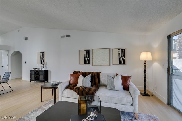 2747 Quaker Ridge Road, Las Vegas, NV 89142