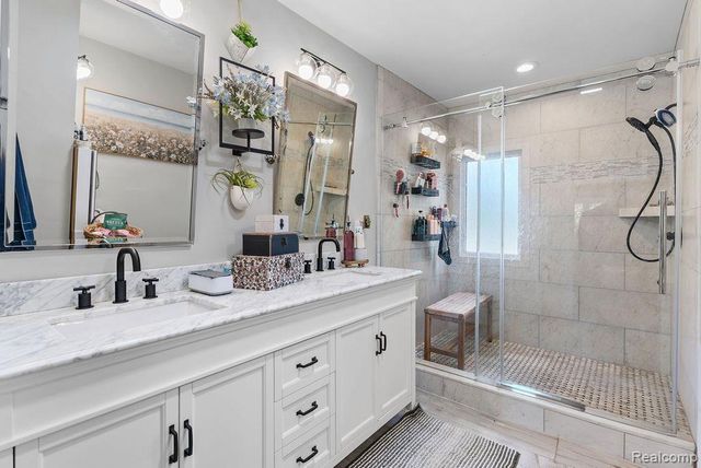 9855 ORTONVILLE Road, Independence Charter Township, MI 48348