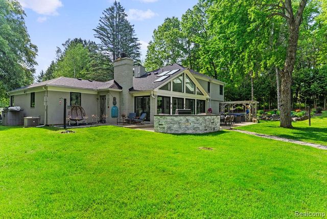 9855 ORTONVILLE Road, Independence Charter Township, MI 48348