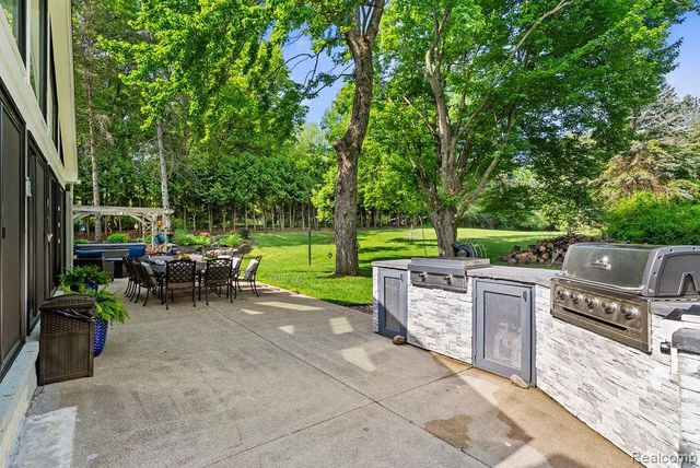 9855 ORTONVILLE Road, Independence Charter Township, MI 48348