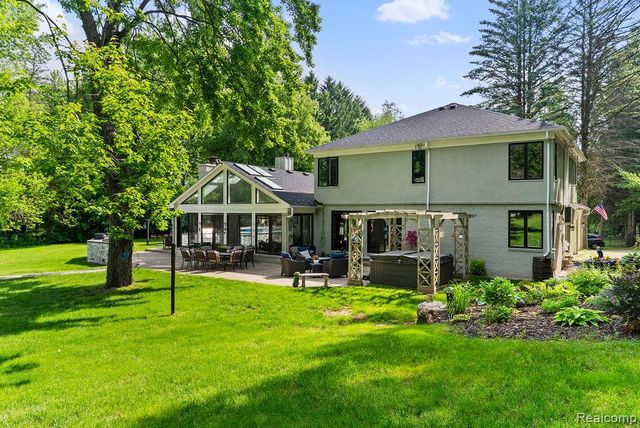 9855 ORTONVILLE Road, Independence Charter Township, MI 48348