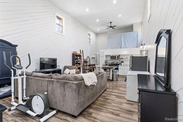 9855 ORTONVILLE Road, Independence Charter Township, MI 48348