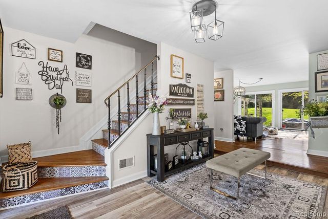 9855 ORTONVILLE Road, Independence Charter Township, MI 48348