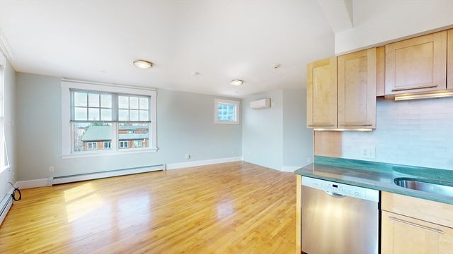 432 Norfolk St 4A, Somerville, MA 02143