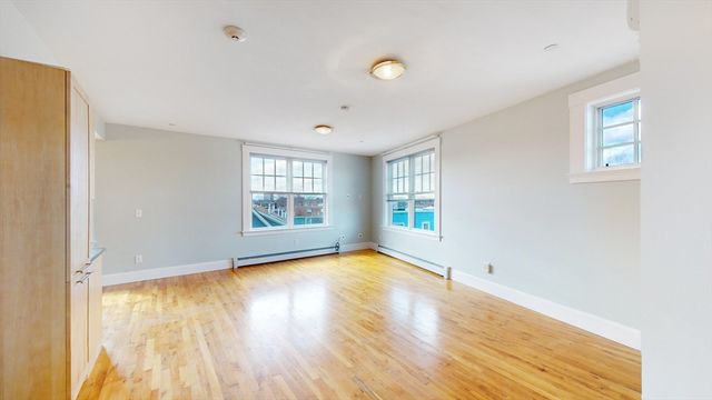 432 Norfolk St 4A, Somerville, MA 02143