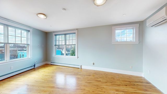 432 Norfolk St 4A, Somerville, MA 02143