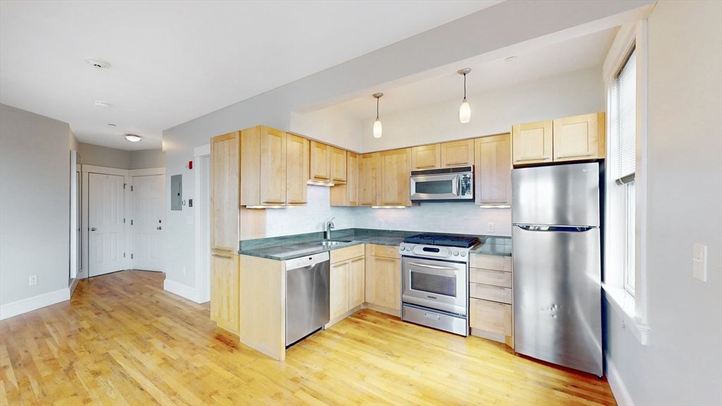 432 Norfolk St 4A, Somerville, MA 02143