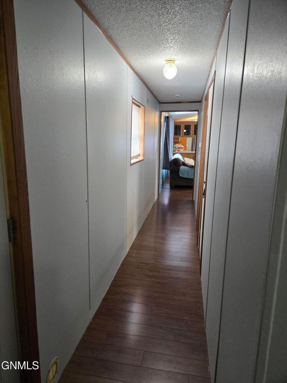 406 31st Avenue SE, Minot, ND 58701 photo 8