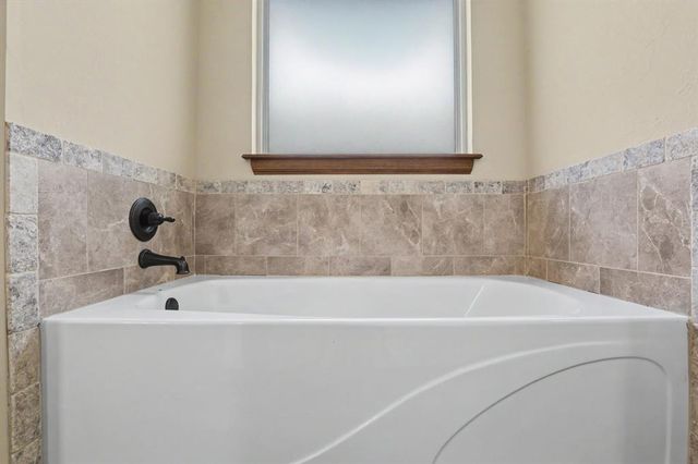 1022 Fox Run Lane, Blanchard, OK 73010