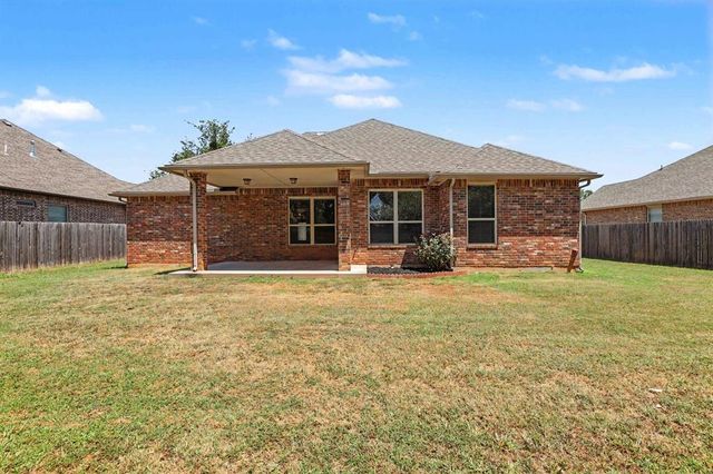 1022 Fox Run Lane, Blanchard, OK 73010