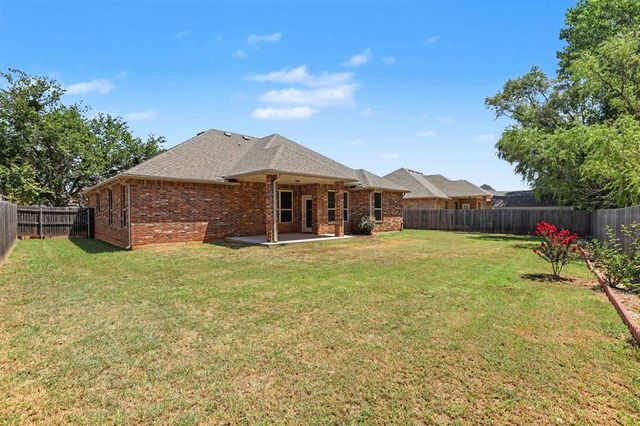 1022 Fox Run Lane, Blanchard, OK 73010