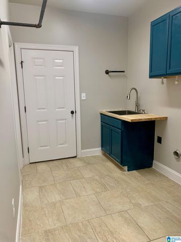 352 STRATHAVEN CIRCLE, Pelham, AL 35124