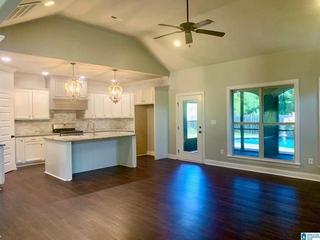 352 STRATHAVEN CIRCLE, Pelham, AL 35124