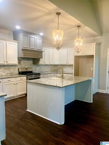 352 STRATHAVEN CIRCLE, Pelham, AL 35124