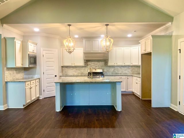 352 STRATHAVEN CIRCLE, Pelham, AL 35124