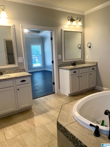 352 STRATHAVEN CIRCLE, Pelham, AL 35124
