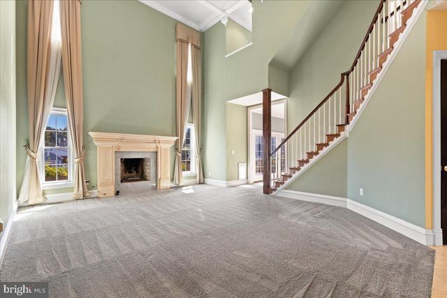 8813 OAK LEAF DR, Alexandria, VA 22309