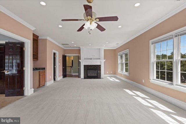 8813 OAK LEAF DR, Alexandria, VA 22309