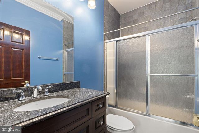 8813 OAK LEAF DR, Alexandria, VA 22309